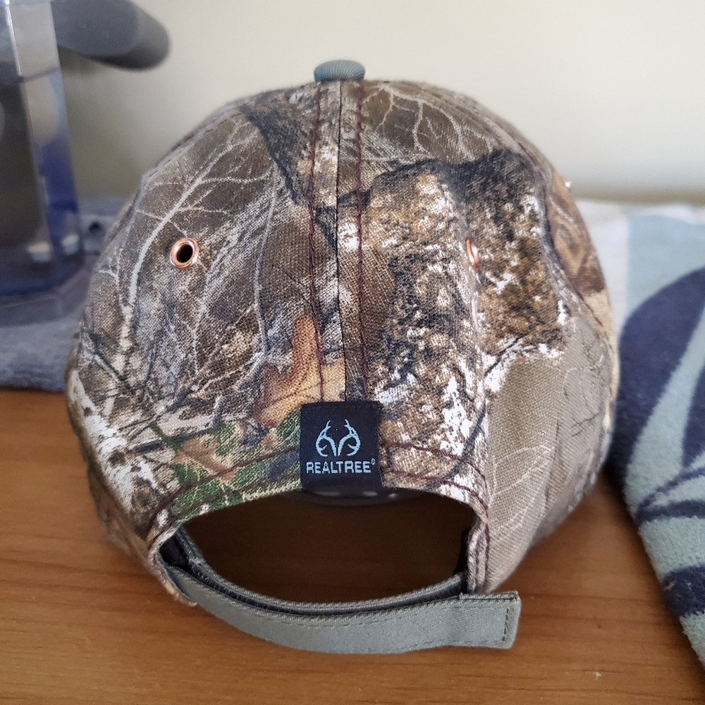 🍑Ladies RealTree Ballcap - Picture 2 of 2